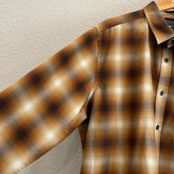 Swiss Tech Brown Plaid Flannel Button Down Shirt Size XL - Picture 3 of 7